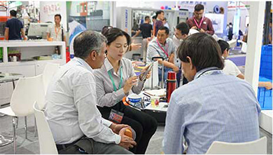 163am银河线路署理商展会洽谈实拍图